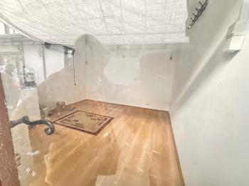 GÜVENAY – ÇORUM AYAKKABICILAR ARASTASI'NDA SATILIK DÜKKAN