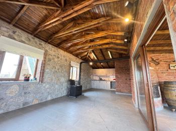 GÜVENAY – ÇORUM ÇORAKLIK ÜSTÜ BAYRAKTEPE HOBİ BAHÇELERİ – SATILIK DOĞAL TAŞ EVLİ BAHÇE