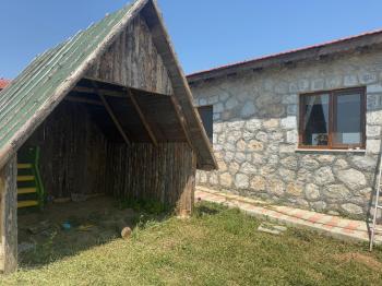 GÜVENAY – ÇORUM ÇORAKLIK ÜSTÜ BAYRAKTEPE HOBİ BAHÇELERİ – SATILIK DOĞAL TAŞ EVLİ BAHÇE