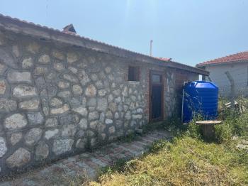 GÜVENAY – ÇORUM ÇORAKLIK ÜSTÜ BAYRAKTEPE HOBİ BAHÇELERİ – SATILIK DOĞAL TAŞ EVLİ BAHÇE