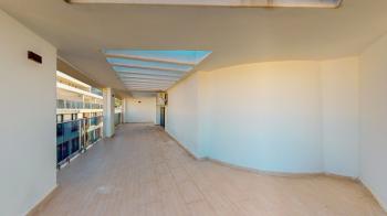 KKTC Girne Merkezde Site İçerisinde Özel Teras Yüzme Havuzlu Satılık 4+1 Tripleks Penthouse