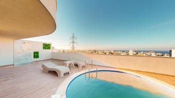 KKTC Girne Merkezde Site İçerisinde Özel Teras Yüzme Havuzlu Satılık 4+1 Tripleks Penthouse