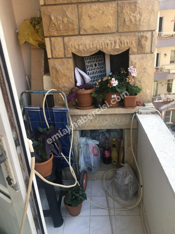 EMLAK HABERCİSİ 'NDEN MUDANYA TARİHİ GİRİT MAHALLESİNDE ASANSÖRLÜ BİNADA EŞYALI KİRALIK 2+1 ARA KAT DAİRE