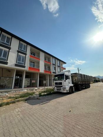 AFYON ÜÇOK EMLAKTAN MAREŞAL F ÇAKMAK MAH SATILIK CADDE ÜSTÜ SIFIR DÜKKAN 