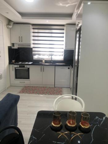 ALANYA AVSALLAR MERKEZ'DE EŞYALI YILLIK KİRALIK 2+1 DAİRE