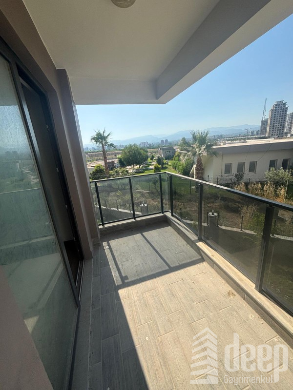 DEEP'TEN ÇEŞMELİ'DE SATILIK LÜKS 1+1 DAİRE