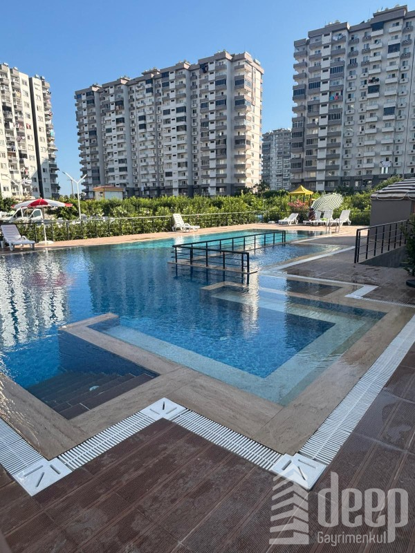 DEEP'TEN ÇEŞMELİ'DE SATILIK LÜKS 1+1 DAİRE