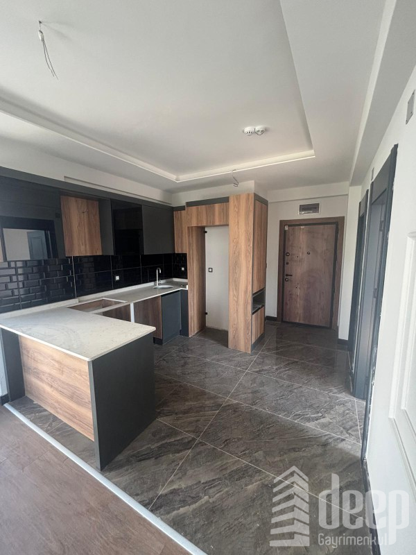 DEEP'TEN ÇEŞMELİ'DE SATILIK LÜKS 1+1 DAİRE