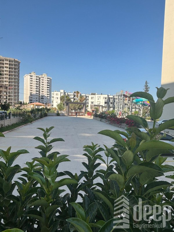 DEEP'TEN ÇEŞMELİ'DE SATILIK LÜKS 1+1 DAİRE