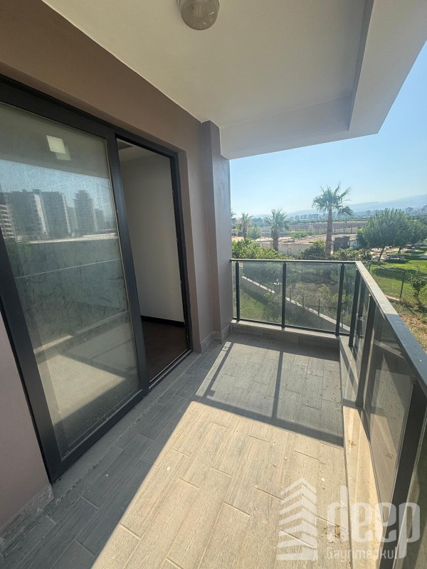 DEEP'TEN ÇEŞMELİ'DE SATILIK LÜKS 1+1 DAİRE