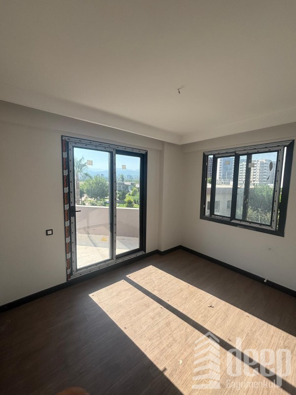 DEEP'TEN ÇEŞMELİ'DE SATILIK LÜKS 1+1 DAİRE