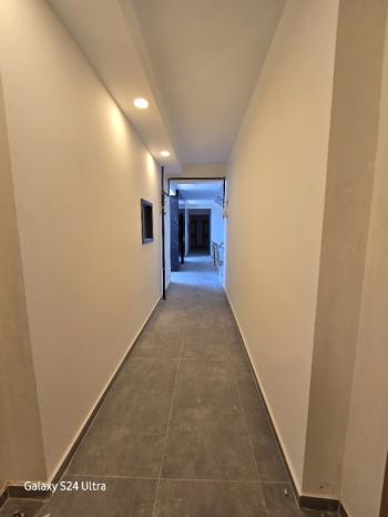 KUŞADASINDA HAVUZLU DENİZ MANZARALI KAPALI OTOPARKLI 2+1 SATILIK DAİRE