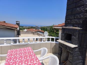 YALOVA TERMAL AKKÖY' DE DENİZ MANZARALI , HAVUZLU , 5+1 TRİPLEKS VİLLA