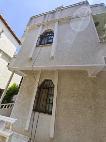 YALOVA TERMAL AKKÖY' DE DENİZ MANZARALI , HAVUZLU , 5+1 TRİPLEKS VİLLA