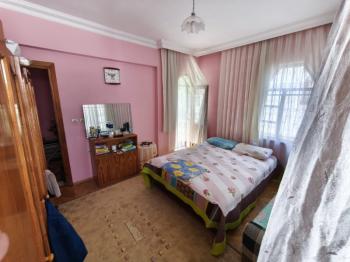 YALOVA TERMAL AKKÖY' DE DENİZ MANZARALI , HAVUZLU , 5+1 TRİPLEKS VİLLA