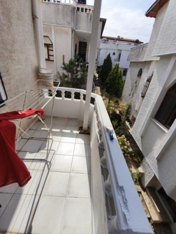 YALOVA TERMAL AKKÖY' DE DENİZ MANZARALI , HAVUZLU , 5+1 TRİPLEKS VİLLA