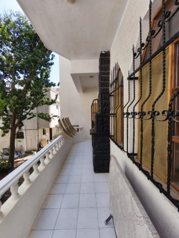 YALOVA TERMAL AKKÖY' DE DENİZ MANZARALI , HAVUZLU , 5+1 TRİPLEKS VİLLA