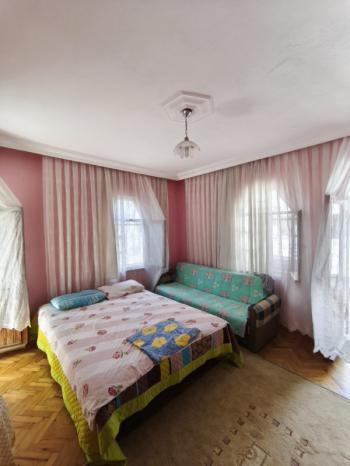 YALOVA TERMAL AKKÖY' DE DENİZ MANZARALI , HAVUZLU , 5+1 TRİPLEKS VİLLA