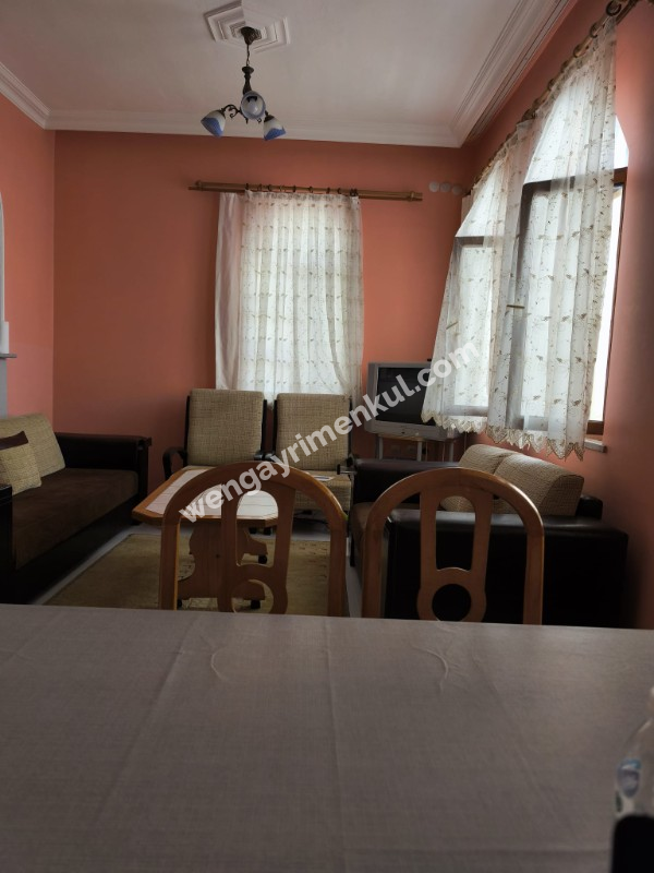 YALOVA TERMAL AKKÖY' DE DENİZ MANZARALI , HAVUZLU , 5+1 TRİPLEKS VİLLA