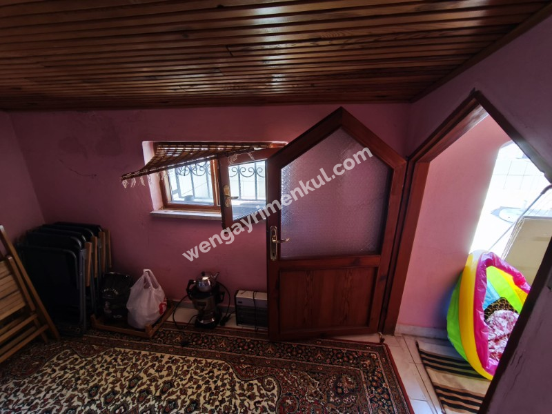 YALOVA TERMAL AKKÖY' DE DENİZ MANZARALI , HAVUZLU , 5+1 TRİPLEKS VİLLA