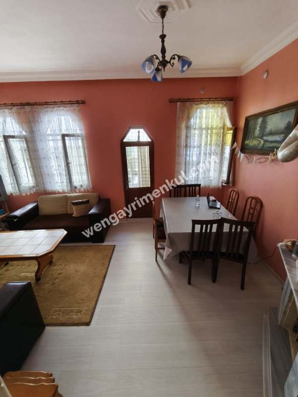 YALOVA TERMAL AKKÖY' DE DENİZ MANZARALI , HAVUZLU , 5+1 TRİPLEKS VİLLA