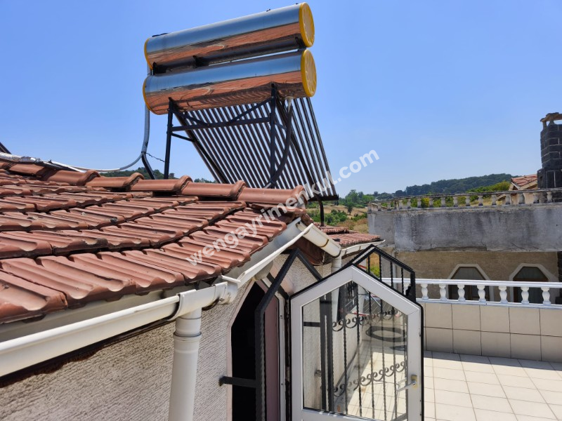 YALOVA TERMAL AKKÖY' DE DENİZ MANZARALI , HAVUZLU , 5+1 TRİPLEKS VİLLA