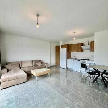 Kıbrıs Girne Alsancak Bölgesinde Satılık Eşyalı 1+1 Daire