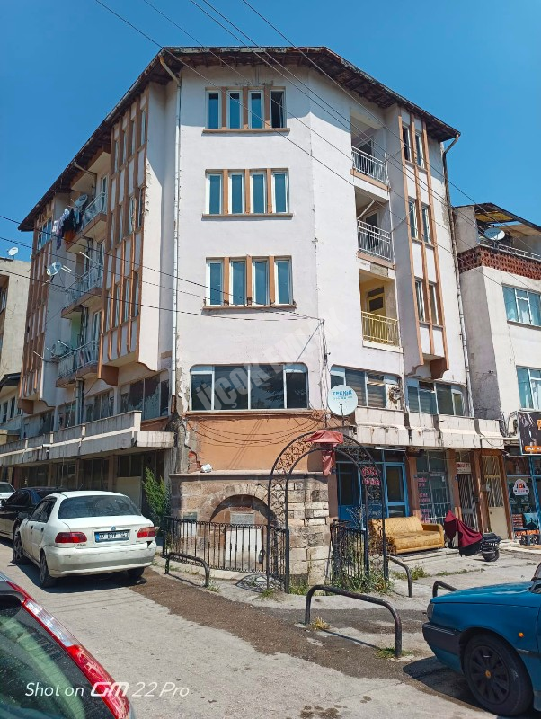 AFYON ÜÇOK EMLAKTAN FAKIPAŞA MAH SATILIK 2+1 İMARET CAMİ YANI DAİRE
