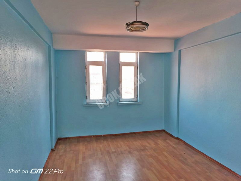 AFYON ÜÇOK EMLAKTAN FAKIPAŞA MAH SATILIK 2+1 İMARET CAMİ YANI DAİRE