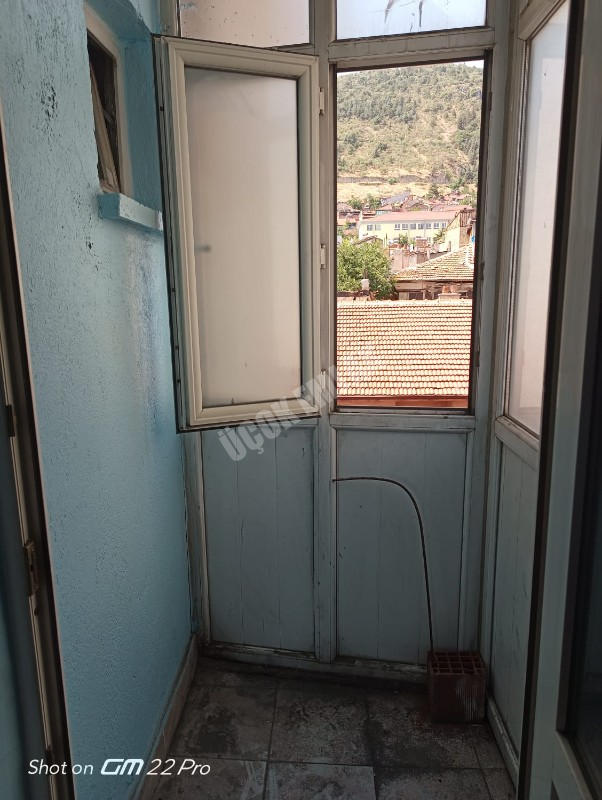 AFYON ÜÇOK EMLAKTAN FAKIPAŞA MAH SATILIK 2+1 İMARET CAMİ YANI DAİRE