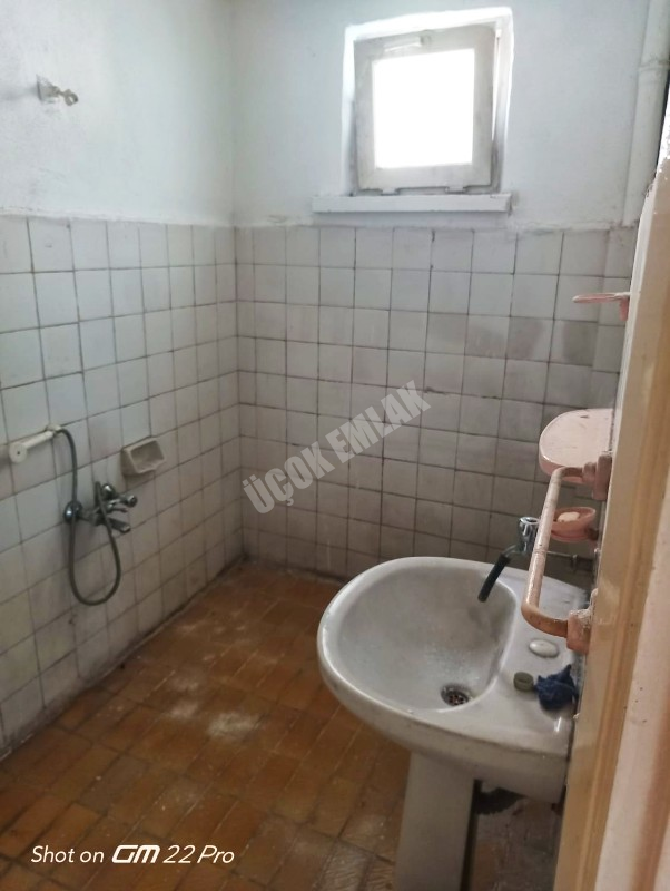 AFYON ÜÇOK EMLAKTAN FAKIPAŞA MAH SATILIK 2+1 İMARET CAMİ YANI DAİRE