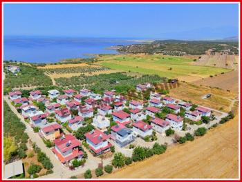 Didimde Satılık Deniz Manzaralı Bahçeli Yazlık