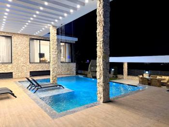 Didim Efeler Mahallesi’nde Akıllı Sistemli, Lüks Villa