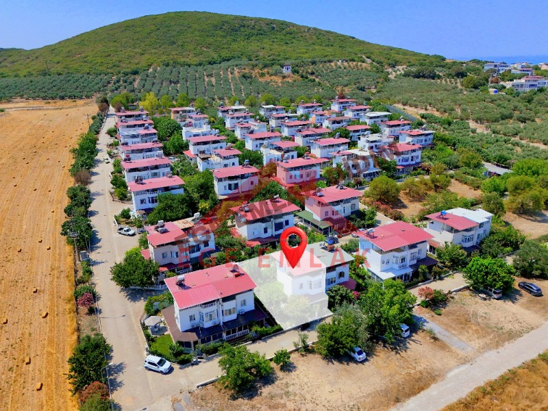 Didimde Satılık Deniz Manzaralı Bahçeli Yazlık