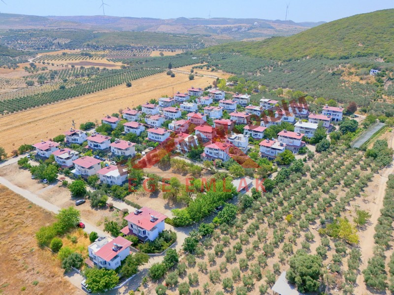 Didimde Satılık Deniz Manzaralı Bahçeli Yazlık