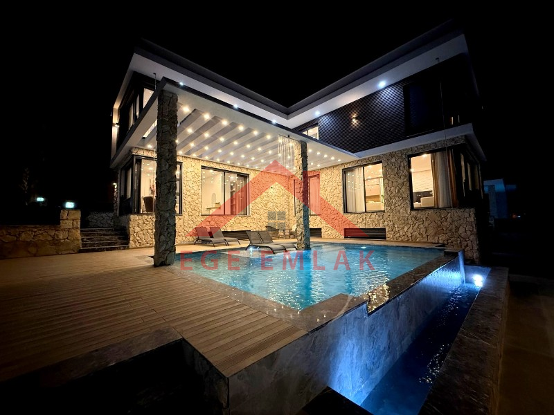 Didim Efeler Mahallesi’nde Akıllı Sistemli, Lüks Villa
