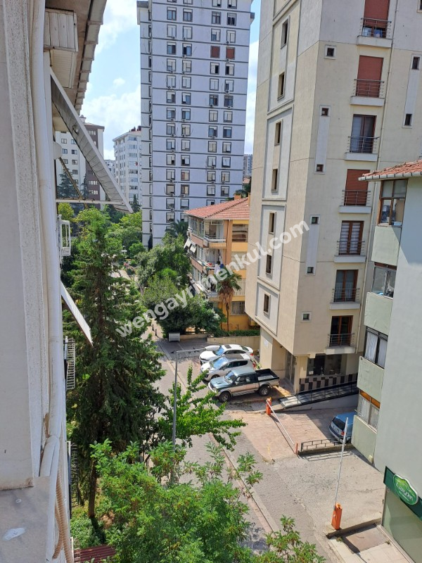 ERENKÖY ETHEMEFENDİ MERKEZ 3+1 MARMARAY ERENKÖY İSTASYONUNA  150 MT MESAFEDE