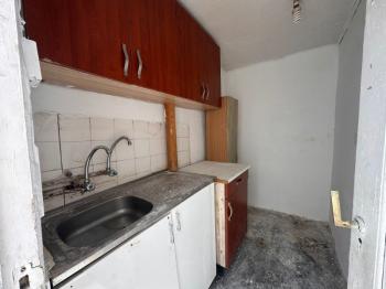 LEFKOŞA SURLARİÇİNDE AYLIK ÖDEMELİ 1+1 KİRALIK DAİRE 