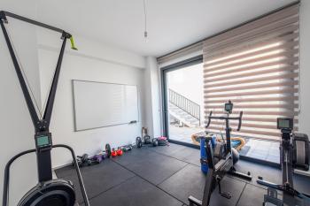 Girne Bellapais Bölgesinde 555 m2 Arsa İçerisinde Kiralık Lüx Türk Malı Triplex Villa