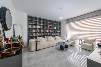 Girne Bellapais Bölgesinde 555 m2 Arsa İçerisinde Kiralık Lüx Türk Malı Triplex Villa