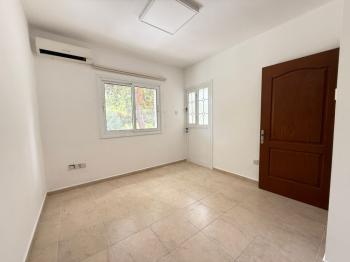 KKTC Girne  Merkezde Kiralık  3+1 Ticari Ofis