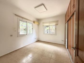 KKTC Girne  Merkezde Kiralık  3+1 Ticari Ofis