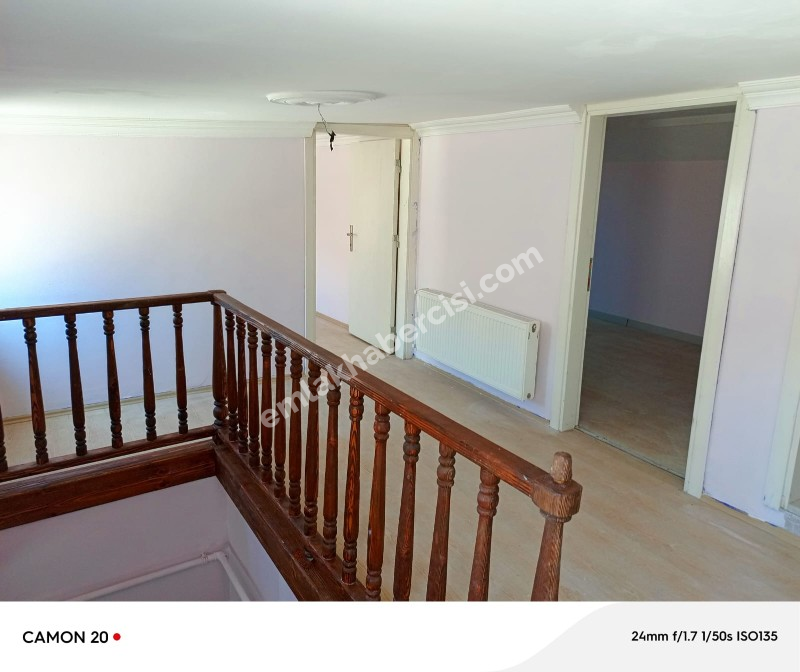 HALİTPAŞA MÜTAREKE MAHALLESİ'NDE İKİ KATLI 10 YAŞ BİNADA 2+1 DUBLEKS DAİRE