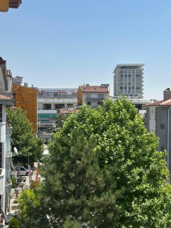 AFYON ÜÇOK EMLAKTAN CUMHURİYET MAH SATILK TEMİZ BAKIMLI DAİRE