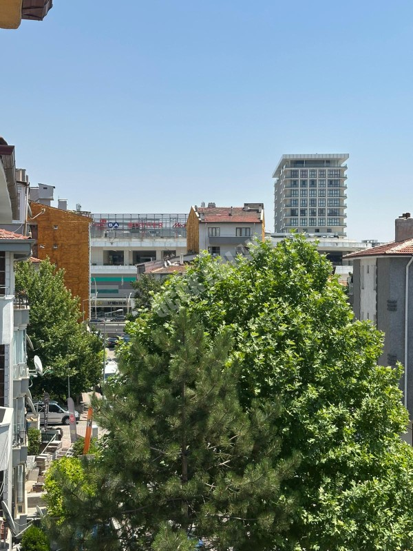 AFYON ÜÇOK EMLAKTAN CUMHURİYET MAH SATILK TEMİZ BAKIMLI DAİRE