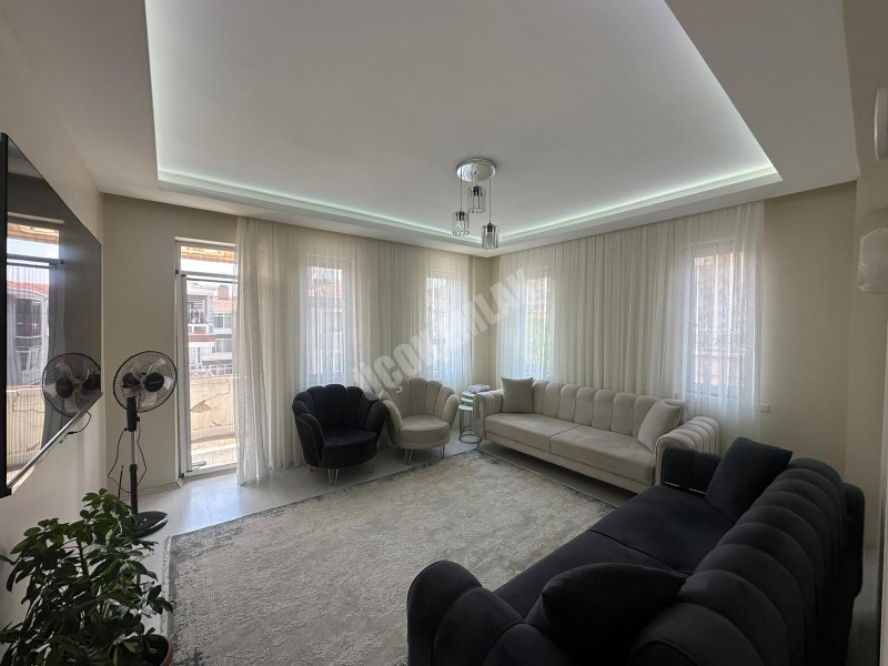 AFYON ÜÇOK EMLAKTAN CUMHURİYET MAH SATILK TEMİZ BAKIMLI DAİRE