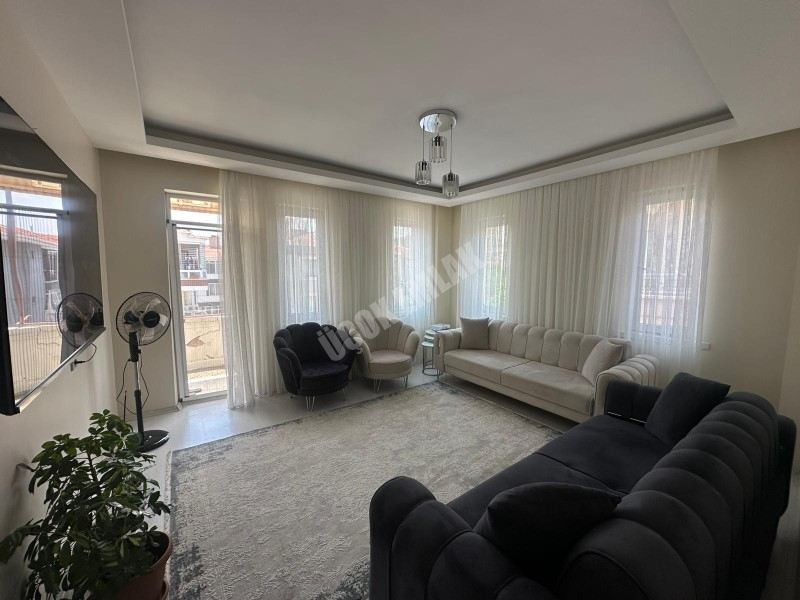 AFYON ÜÇOK EMLAKTAN CUMHURİYET MAH SATILK TEMİZ BAKIMLI DAİRE