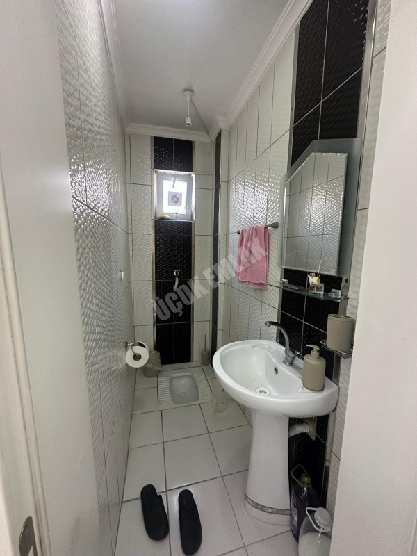 AFYON ÜÇOK EMLAKTAN CUMHURİYET MAH SATILK TEMİZ BAKIMLI DAİRE