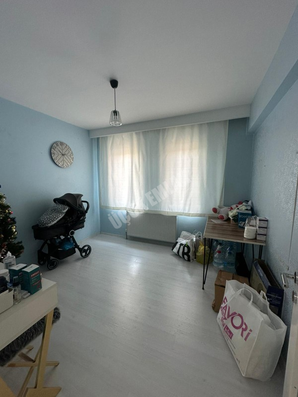 AFYON ÜÇOK EMLAKTAN CUMHURİYET MAH SATILK TEMİZ BAKIMLI DAİRE