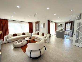 Hisar Mahallesi’nde Akıllı Sistemli, Hamamlı Lüks Villa